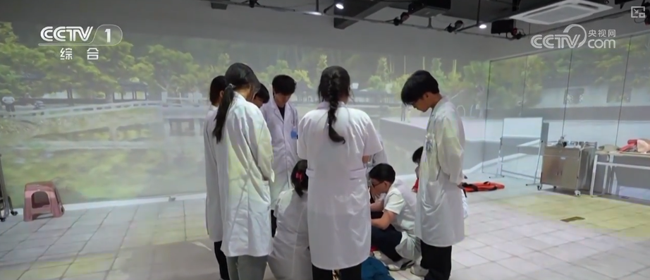 b6908123-0454-499e-b63c-788cfaa4c478