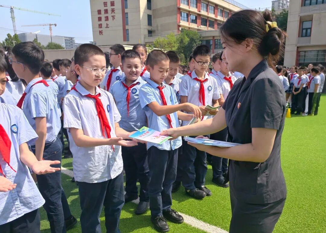 d1ba62f2abd04fffbdb51216aceafc39~tplv-tt-origin-web_gif