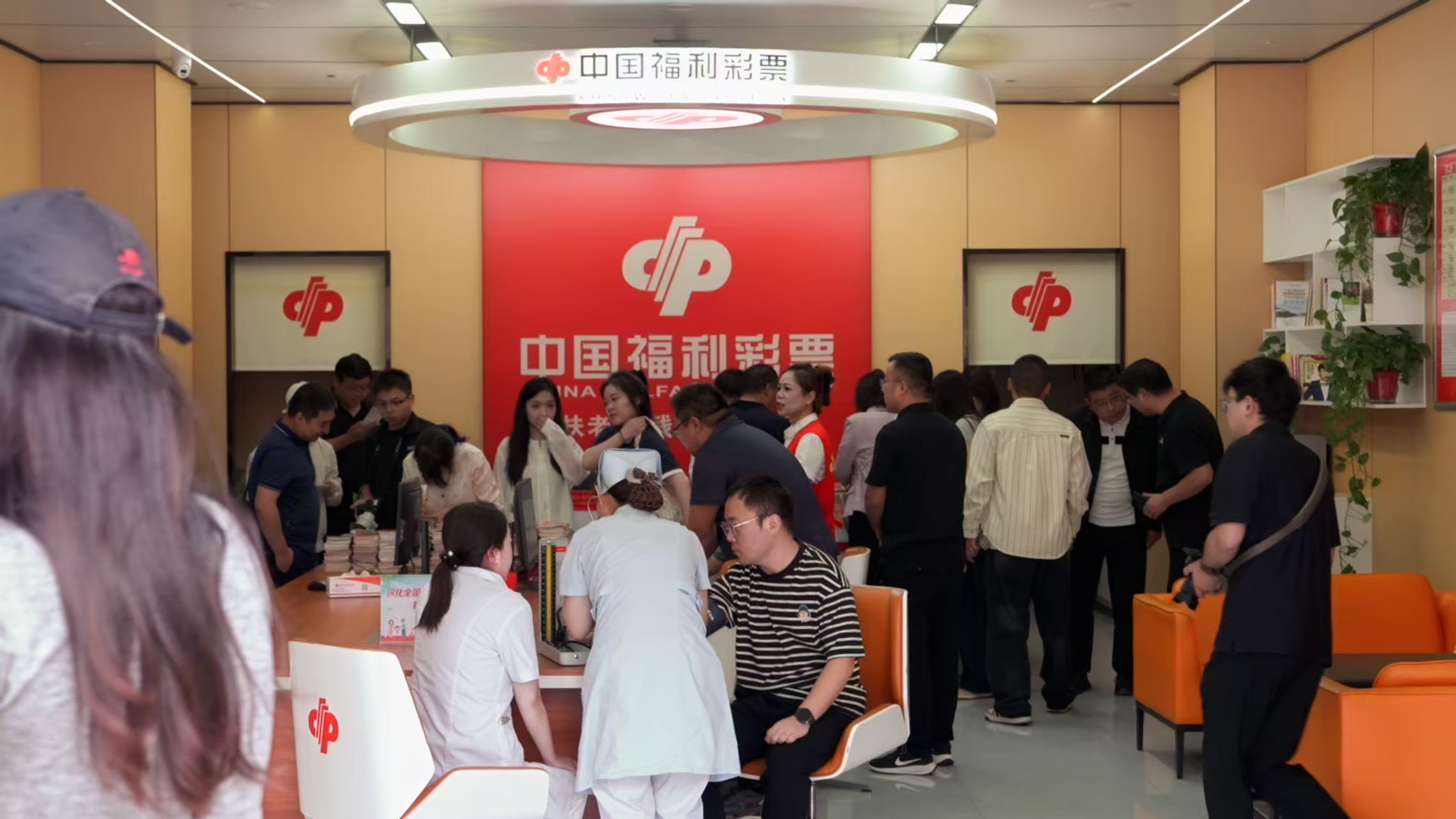 3 51d682c0c2a5400a88d0c33e6ff400e0~tplv-tt-origin-web_gif