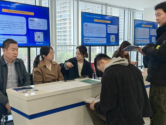 2de4ffa9aa4094f8d86db8e6e29670b0