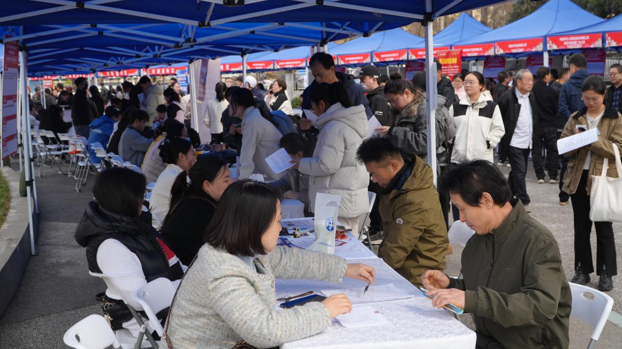 5ebcb7e375f8375696b5610825e66d13